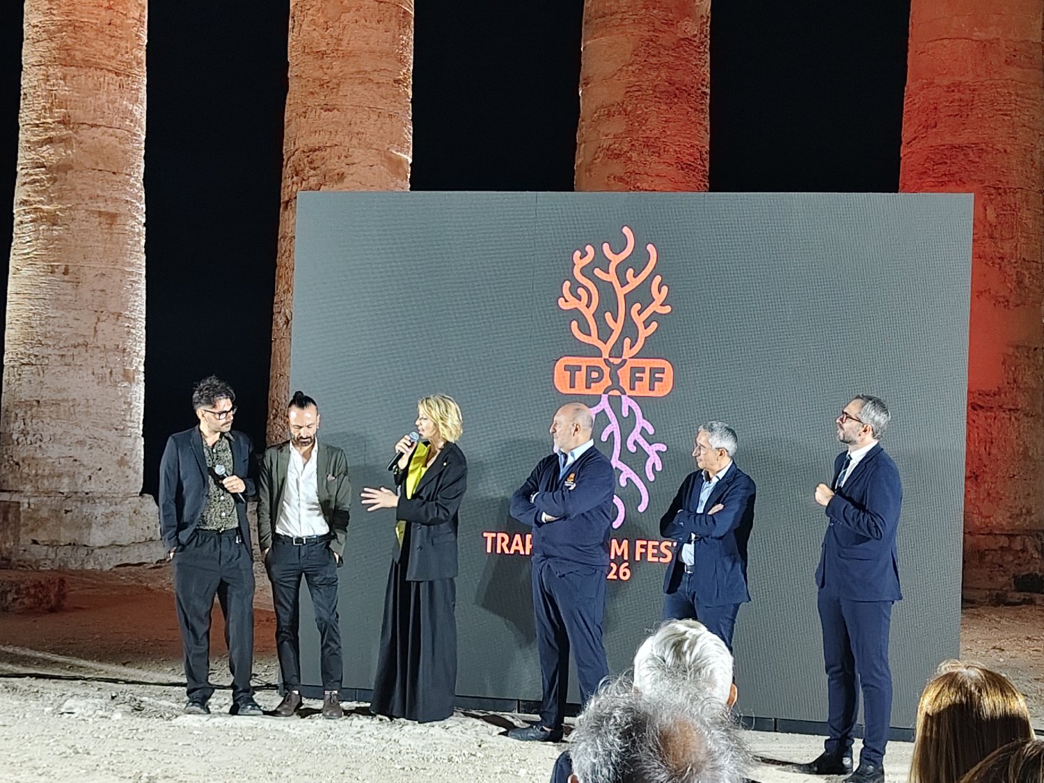 https://www.tp24.it/immagini_articoli/09-10-2026/1791559070-0-segesta-trapani-film-festival.jpg