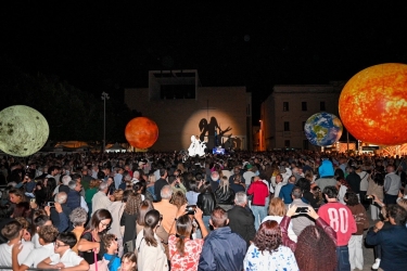 https://www.tp24.it/immagini_articoli/09-10-2026/tanta-gente-a-menfi-per-la-28esima-edizione-di-inycon-250.jpg