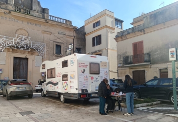 https://www.tp24.it/immagini_articoli/09-12-2025/asp-trapani-screening-in-piazza-1253-kit-distribuiti-in-tutta-la-provincia-250.jpg