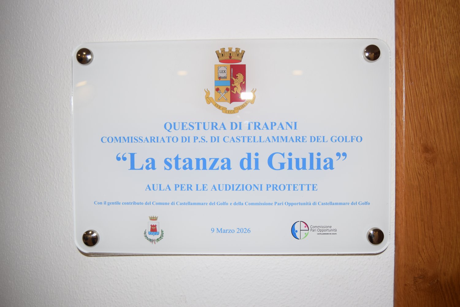 https://www.tp24.it/immagini_articoli/10-03-2026/1773169901-0-castellammare-al-commissariato-inaugurata-la-stanza-di-giulia.jpg