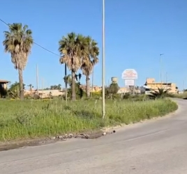 https://www.tp24.it/immagini_articoli/10-04-2026/marsala-pericolo-incidenti-a-matarocco-c-e-una-grossa-buca-in-piena-curva-il-video-250.jpg