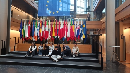 https://www.tp24.it/immagini_articoli/10-05-2026/gli-alunni-dell-i-c-di-matteo-protagonisti-a-strasburgo-con-il-programma-erasmus-250.jpg
