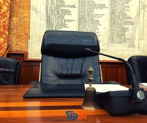 https://www.tp24.it/immagini_articoli/10-05-2026/marsala-campagna-elettorale-o-resa-dei-conti-partiti-divisi-dietro-l-unita-di-facciata-250.jpg