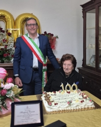 https://www.tp24.it/immagini_articoli/10-05-2026/quarta-centenaria-a-castellammare-del-golfo-250.jpg