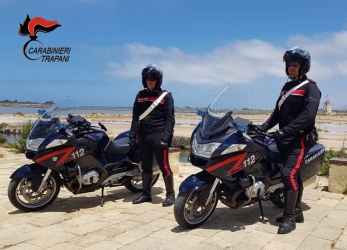 https://www.tp24.it/immagini_articoli/10-06-2026/marsala-ladro-si-nasconde-sotto-il-letto-ma-viene-trovato-dai-carabinieri-250.jpg