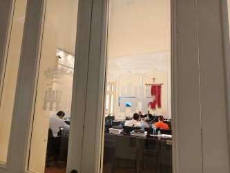 https://www.tp24.it/immagini_articoli/10-06-2026/trapani-la-decadenza-dei-consiglieri-spiegata-facile-250.jpg