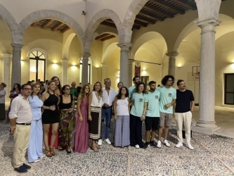 https://www.tp24.it/immagini_articoli/10-09-2026/cultural-cafe-a-trapani-l-associazione-nata-13-giorni-prima-dell-avviso-i-legami-con-poma-e-250.jpg