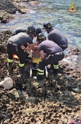 https://www.tp24.it/immagini_articoli/10-09-2026/favignana-gamba-incastrata-tra-gli-scogli-di-cala-rossa-soccorsa-una-donna-250.jpg