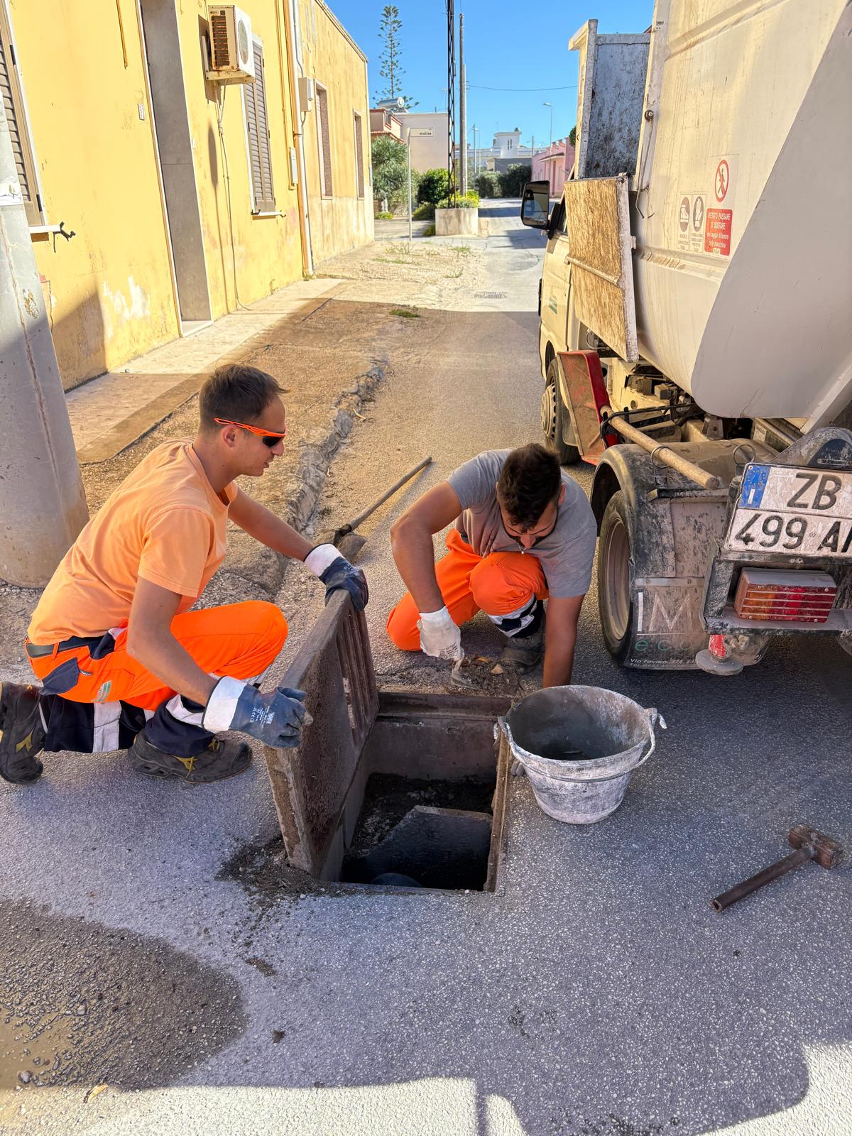 https://www.tp24.it/immagini_articoli/10-10-2025/1760089606-0-petrosino-al-via-la-pulizia-di-caditoie-e-tombini.jpg