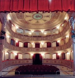 https://www.tp24.it/immagini_articoli/10-10-2026/marsala-niente-supporto-del-comune-la-compagnia-sipario-chiude-due-rassegne-teatrali-250.jpg
