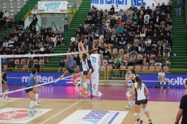 https://www.tp24.it/immagini_articoli/10-11-2025/la-sigel-seap-marsala-volley-vince-la-sfida-della-settima-giornata-contro-il-club-italia-250.jpg