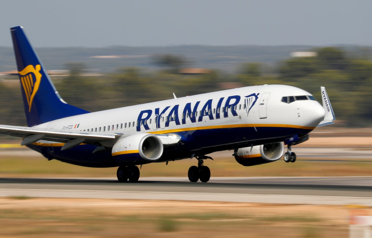 https://www.tp24.it/immagini_articoli/11-04-2026/1775939036-0-paura-sul-volo-ryanair-catania-atene-rientra-per-un-guasto-dopo-due-ore-di-volo.jpg