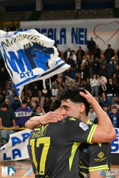 https://www.tp24.it/immagini_articoli/11-04-2026/calcio-a-5-e-tempo-di-play-off-con-il-derby-futsal-mazara-vs-marsala-futsal-250.jpg
