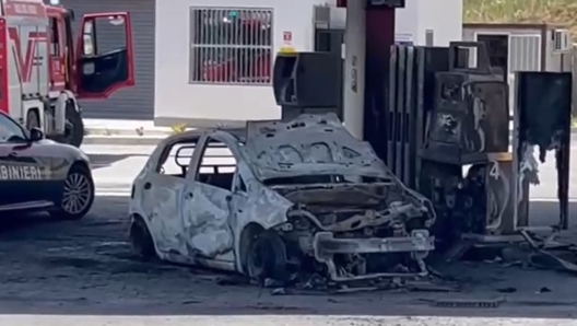 https://www.tp24.it/immagini_articoli/11-05-2025/1746973575-0-in-sicilia-una-donna-e-morta-bruciata-viva-al-distributore-di-benzina.jpg