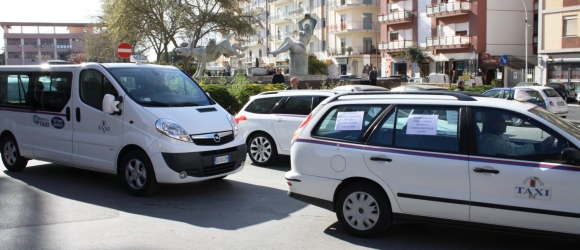 https://www.tp24.it/immagini_articoli/11-06-2026/marsala-i-tassisti-per-mozia-tariffe-fisse-ma-occhio-agli-abusivi-250.jpg