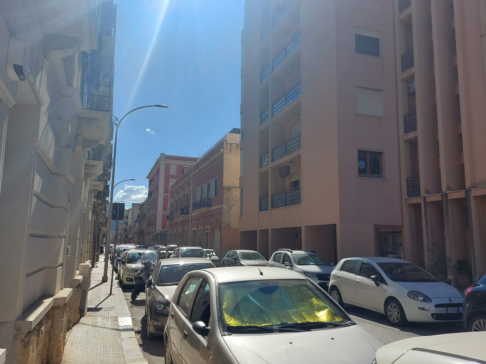 https://www.tp24.it/immagini_articoli/11-07-2025/1752223590-0-trapani-piu-strisce-blu-e-nuovi-divieti-zona-porto-e-via-vespri.jpg