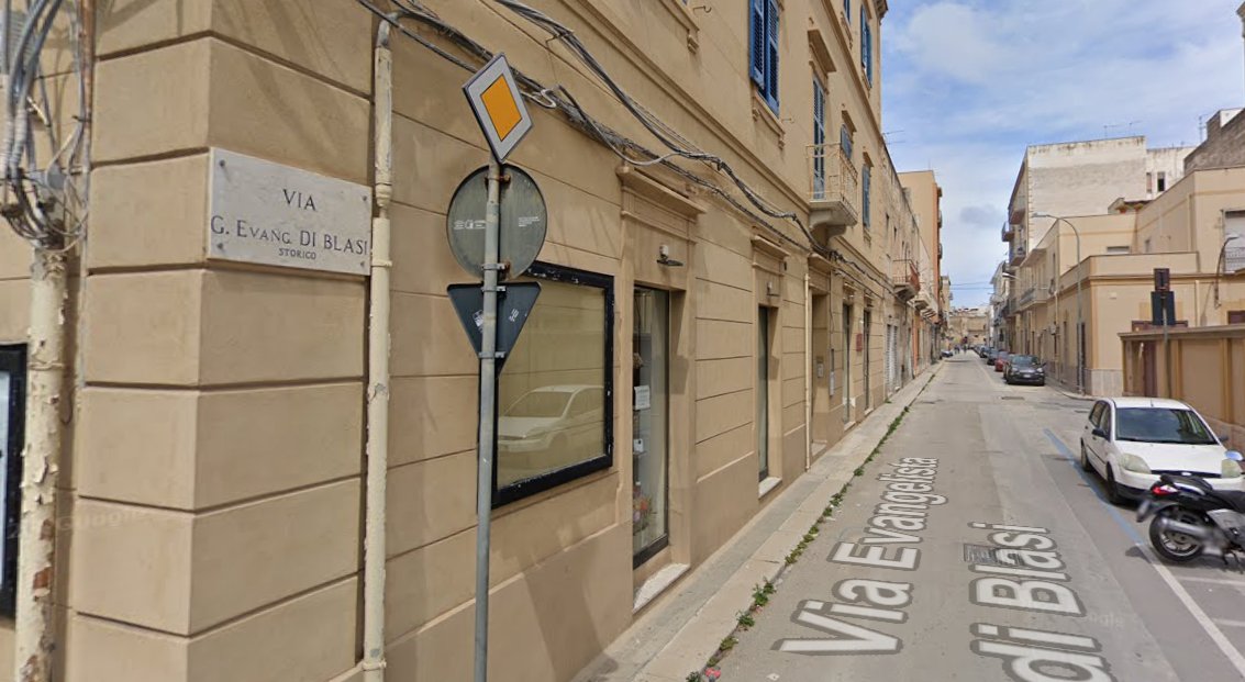 https://www.tp24.it/immagini_articoli/11-07-2026/1783782362-0-un-condominio-di-trapani-da-piu-di-un-anno-e-senza-acqua.jpg