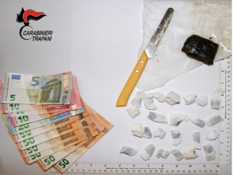https://www.tp24.it/immagini_articoli/11-07-2026/alcamo-trovato-con-hashish-in-casa-arrestato-un-giovane-250.jpg