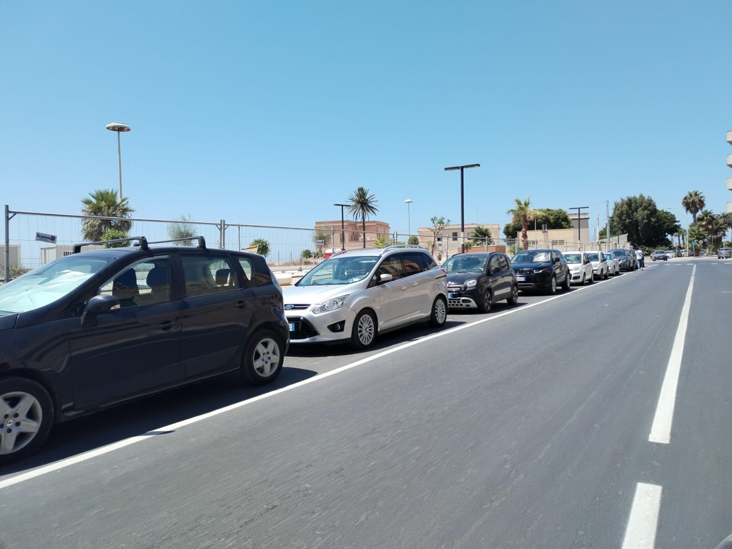 https://www.tp24.it/immagini_articoli/11-08-2026/1786440748-0-che-fine-ha-fatto-la-pista-ciclabile-del-porto-di-marsala-e-diventata-un-parcheggio-per-auto.jpg