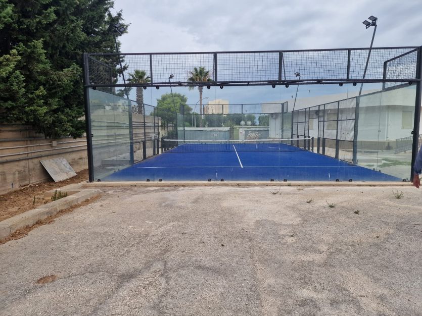 https://www.tp24.it/immagini_articoli/11-09-2025/1757574344-0-nuova-palestra-per-lo-scientifico-a-marsala-con-campo-di-padel.jpg