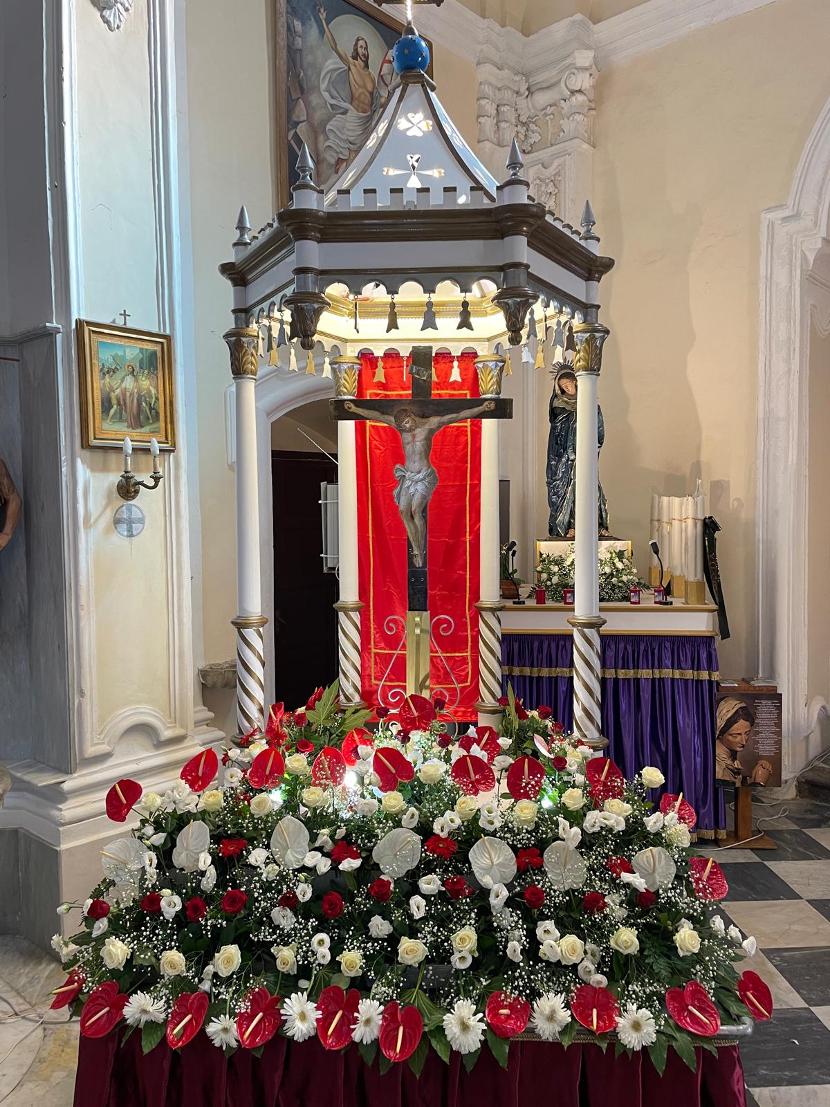 https://www.tp24.it/immagini_articoli/11-09-2025/1757587959-0-favignana-celebra-il-ss-crocifisso-processione-alborata-e-spettacoli.jpg