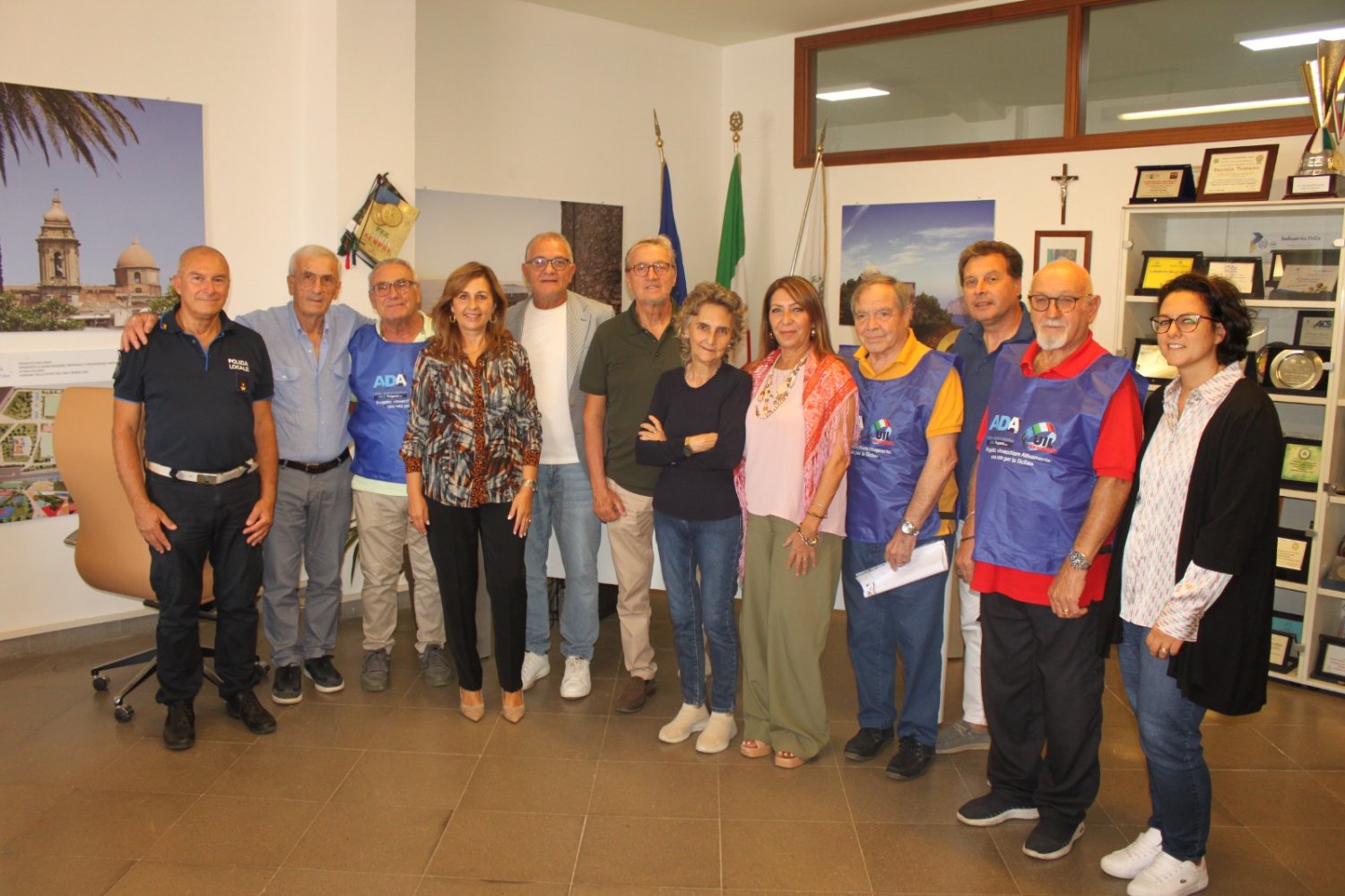 https://www.tp24.it/immagini_articoli/11-10-2026/1791714787-0-erice-tornano-i-nonni-vigili-davanti-alle-scuole-per-aiutare-bambini-e-famiglie.jpg