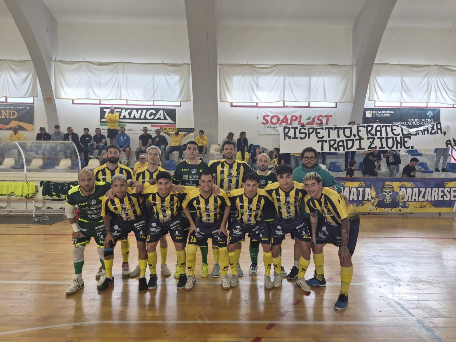 https://www.tp24.it/immagini_articoli/11-10-2026/1791724421-0-calcio-a-5-primo-ko-in-trasferta-per-il-futsal-mazara-il-regalbuto-si-impone-7-3.jpg