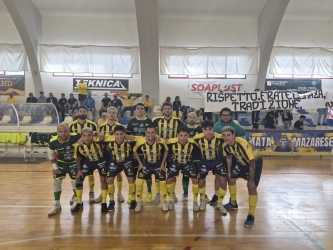 https://www.tp24.it/immagini_articoli/11-10-2026/calcio-a-5-primo-ko-in-trasferta-per-il-futsal-mazara-il-regalbuto-si-impone-7-3-250.jpg