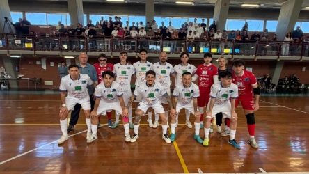 https://www.tp24.it/immagini_articoli/12-04-2026/andata-dei-play-off-amara-per-il-marsala-futsal-termina-4-a-1-per-il-mazara-250.jpg