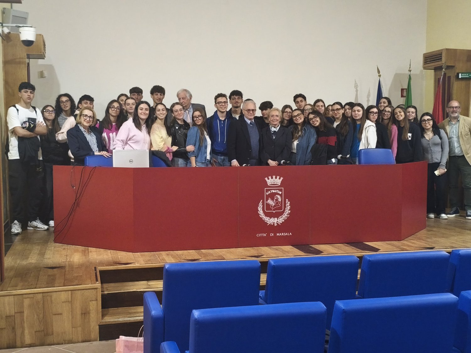 https://www.tp24.it/immagini_articoli/12-05-2026/1778594379-0-marsala-gli-sudenti-del-liceo-classico-al-convegno-su-risorgimento-e-epopea-garibaldina.jpg