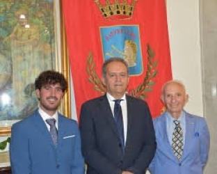 https://www.tp24.it/immagini_articoli/12-05-2026/a-marsala-l-assessore-al-bilancio-dice-che-non-conosce-il-bilancio-250.jpg