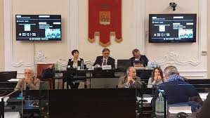 https://www.tp24.it/immagini_articoli/12-06-2026/1781292650-0-trapani-sfiducia-a-tranchida-mazzeo-scopre-le-carte-e-l-opposizione-rischia-tutto.jpg