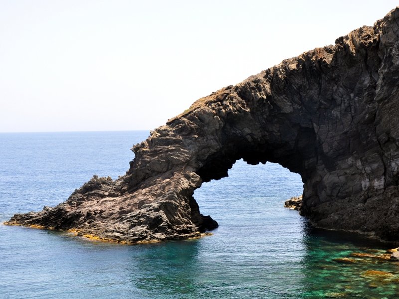 https://www.tp24.it/immagini_articoli/12-08-2026/1786512824-0-pantelleria-tredicenne-disperso-in-mare.jpg