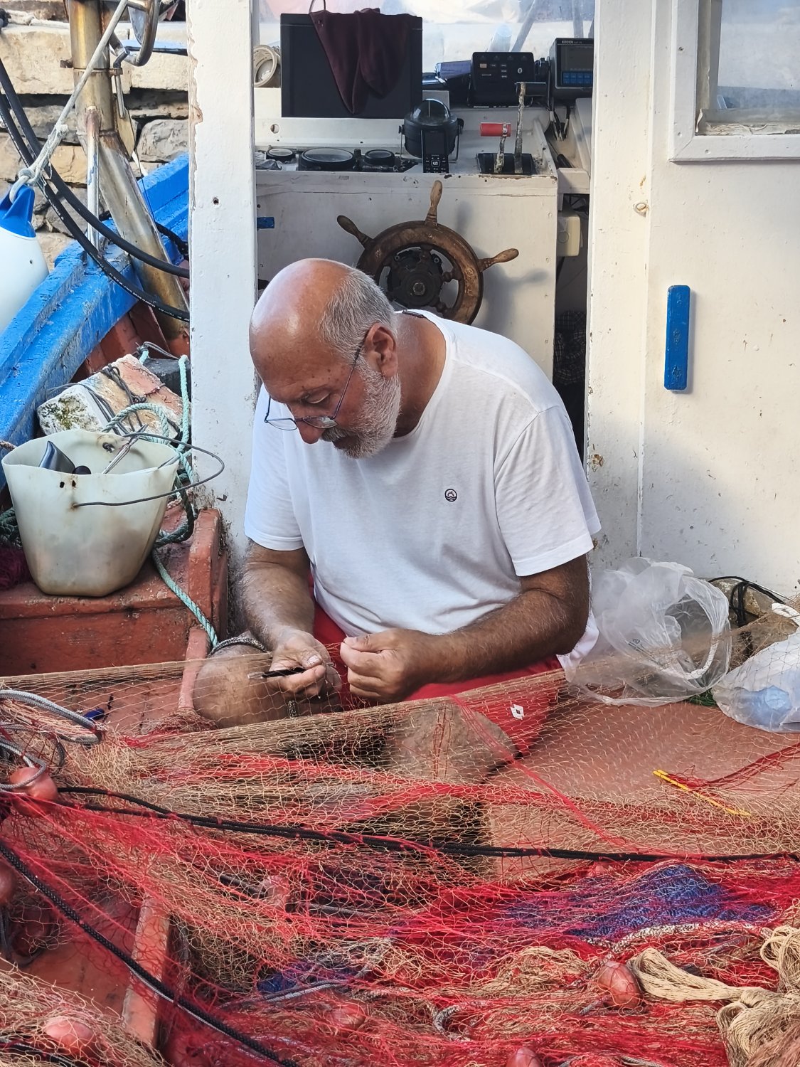 https://www.tp24.it/immagini_articoli/12-09-2026/1789228318-0-favignana-pesca-e-quote-tonno-maiorana-fdi-basta-passerelle-serve-concretezza.jpg