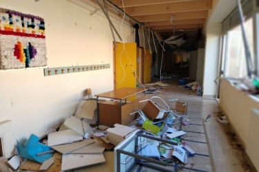 https://www.tp24.it/immagini_articoli/12-10-2026/a-mani-nude-contro-la-draunara-il-coraggio-della-scuola-di-terrenove-250.jpg