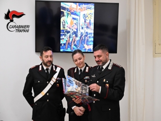 https://www.tp24.it/immagini_articoli/12-11-2025/peresentata-la-93-edizione-del-calendario-storico-dell-arma-dei-carabinieri-2026-250.jpg