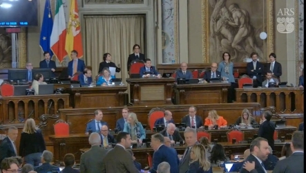 https://www.tp24.it/immagini_articoli/13-05-2026/ars-raffica-di-norme-e-scontro-politico-dal-caso-parenti-nelle-asp-al-caro-carburanti-250.jpg