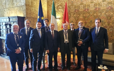 https://www.tp24.it/immagini_articoli/13-05-2026/caro-carburante-schifani-e-galvagno-incontrano-gli-armatori-siciliani-a-palazzo-dei-normanni-250.jpg
