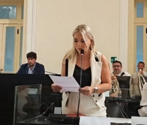 https://www.tp24.it/immagini_articoli/13-06-2026/trapani-l-affondo-di-grignano-l-opposizione-ha-i-numeri-per-la-sfiducia-perche-aspetta-250.jpg