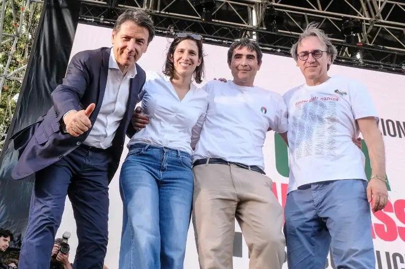 https://www.tp24.it/immagini_articoli/13-07-2026/1783952046-0-la-zuffa-per-lo-stendardo-se-leonardo-da-vinci-spiega-il-campo-largo.jpg