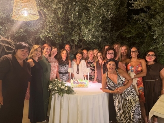 https://www.tp24.it/immagini_articoli/13-08-2026/marsala-37-anni-dopo-la-maturita-la-reunion-della-4-c-del-pascasino-250.jpg