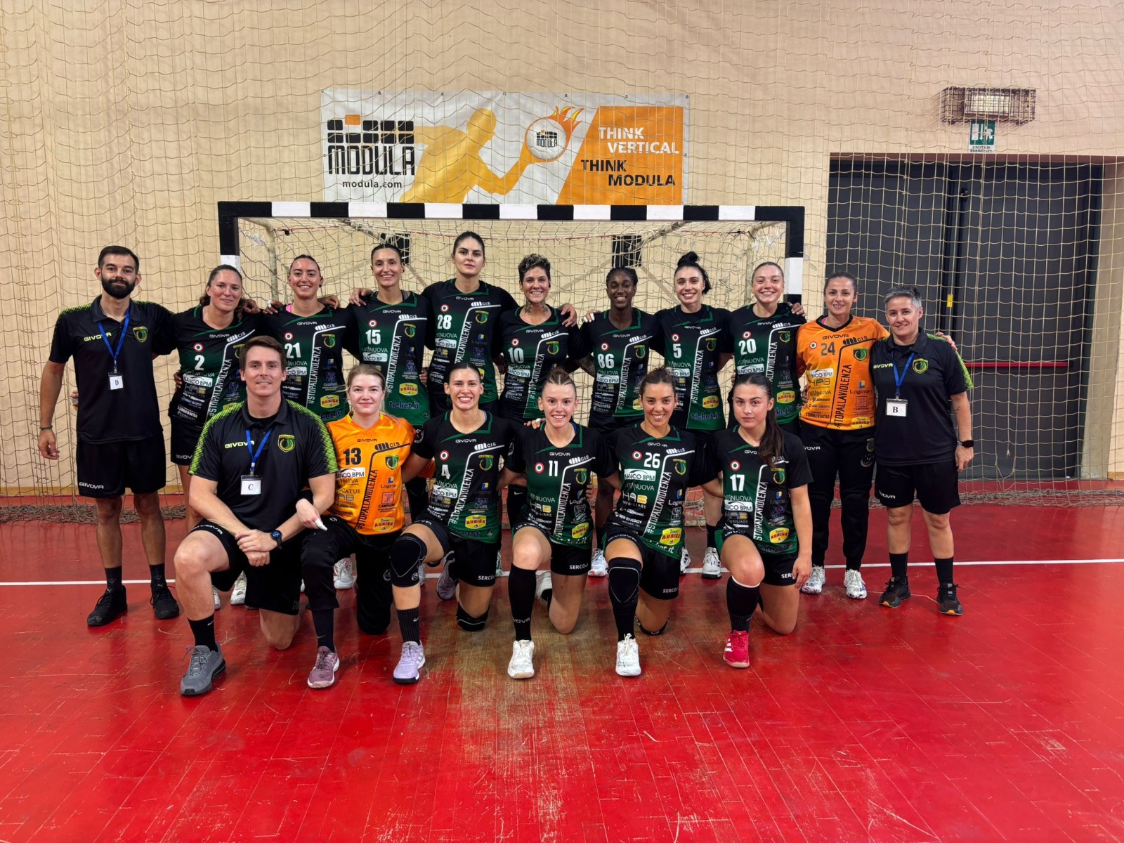 https://www.tp24.it/immagini_articoli/13-09-2025/1757784316-0-l-handball-erice-asfalta-casalgrande-vittoria-e-primato-in-classifica.jpg
