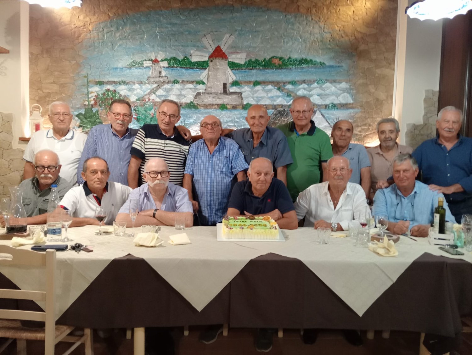 https://www.tp24.it/immagini_articoli/13-09-2026/1789282035-0-marsala-compagni-di-scuola-si-ritrovano-dopo-60-anni.jpg