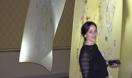 https://www.tp24.it/immagini_articoli/13-10-2026/a-gibellina-l-artista-trudi-bloom-tra-arte-natura-e-memoria-250.jpg