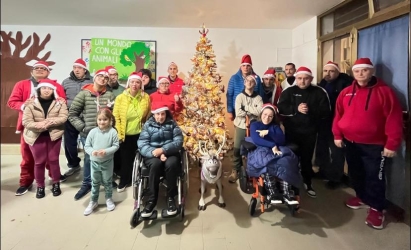 https://www.tp24.it/immagini_articoli/13-12-2025/a-salemi-l-associazione-spazio-libero-incontra-babbo-natale-e-la-sua-renna-250.jpg