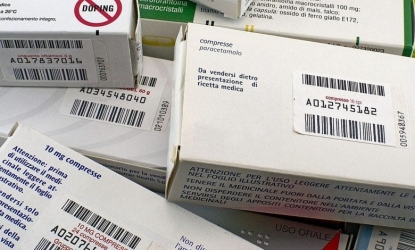 https://www.tp24.it/immagini_articoli/13-12-2025/farmaci-piu-cari-in-sicilia-cosi-salta-il-bilancio-della-sanita-250.jpg