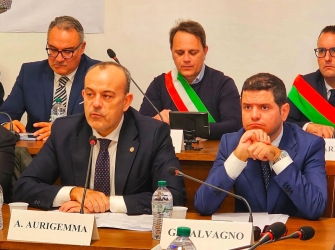 https://www.tp24.it/immagini_articoli/14-02-2026/emergenze-in-sicilia-da-niscemi-fronte-compatto-delle-regioni-si-a-un-tavolo-permanente-250.jpg