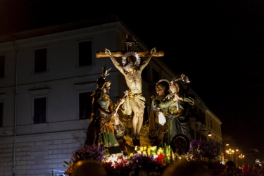 https://www.tp24.it/immagini_articoli/14-03-2026/la-settimana-santa-in-sicilia-tra-riti-secolari-processioni-e-sapori-250.jpg