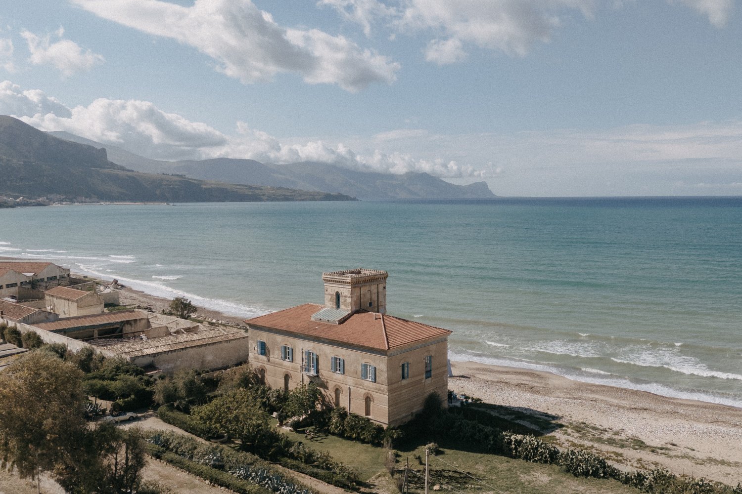 https://www.tp24.it/immagini_articoli/14-05-2026/1778754215-0-giornata-dimore-storiche-il-24-maggio-ad-alcamo-marina-si-aprono-le-porte-della-tonnara-fodera.jpg