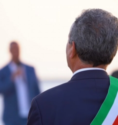 https://www.tp24.it/immagini_articoli/14-05-2026/marsala-la-propaganda-di-grillo-inaugurazioni-e-passerelle-in-campagna-elettorale-250.jpg